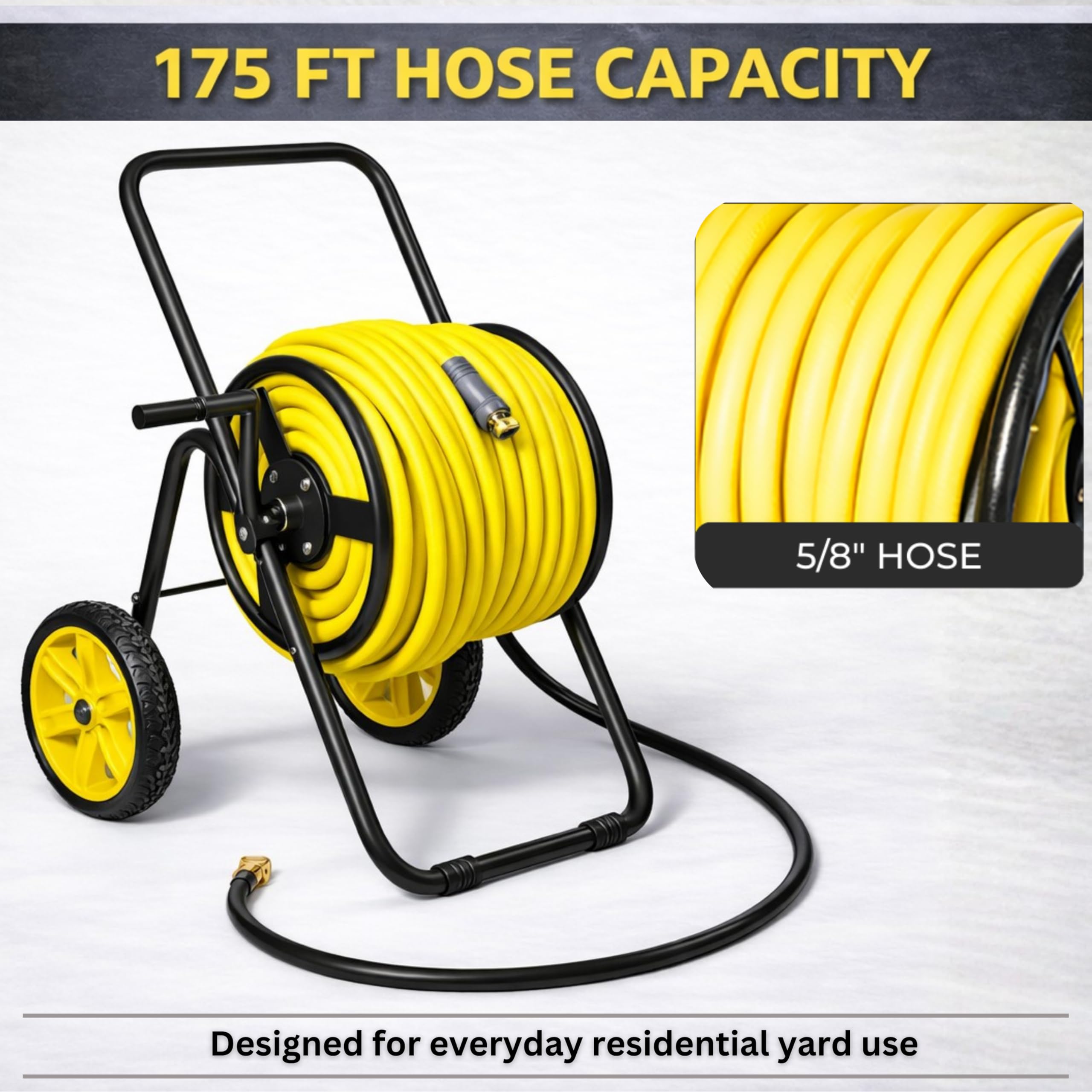 Real Hose Storage carro en uso en jardín regando césped y plantas con facilidad