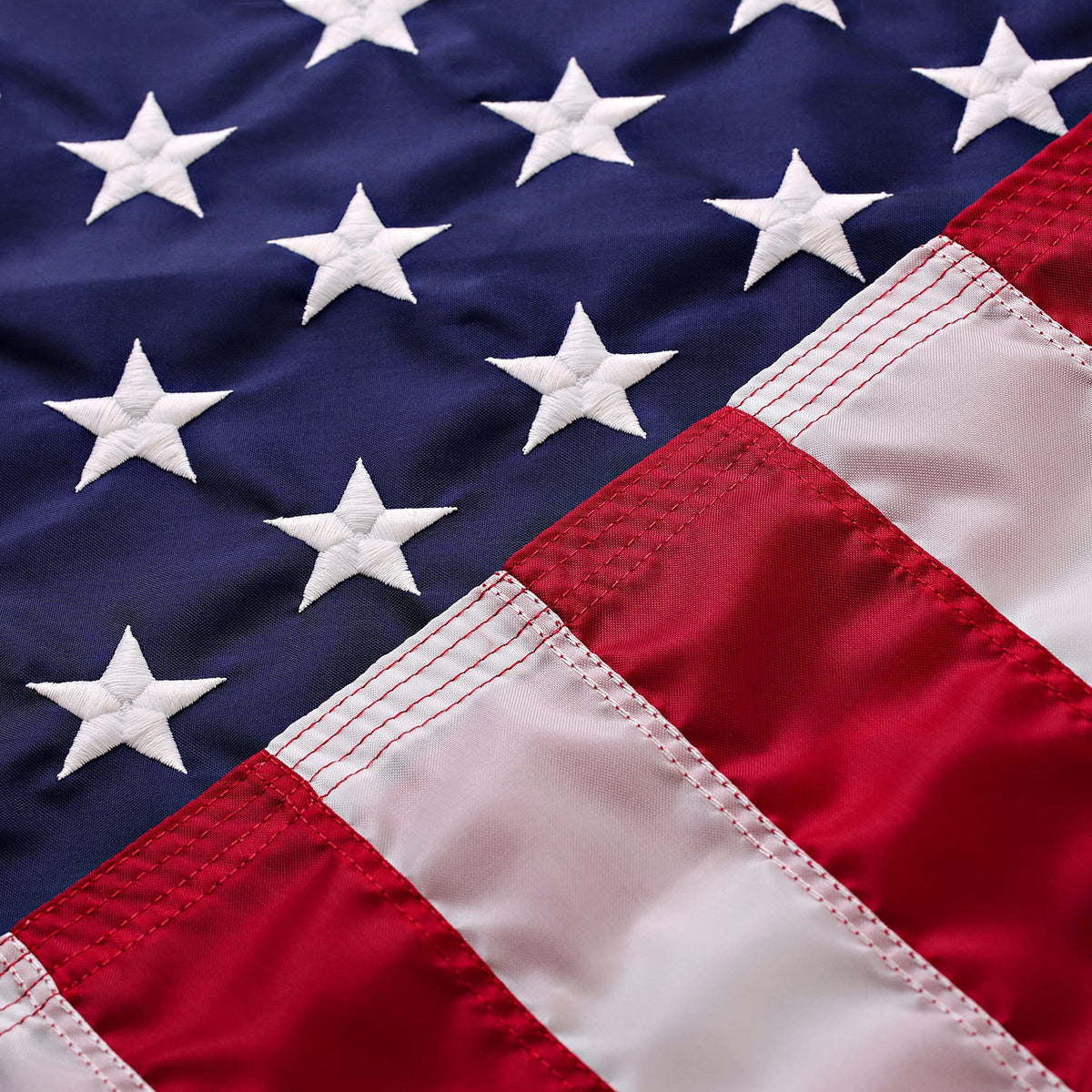 Rushmore Rose USA bandera frontal 2x3 pies muestra colores vívidos y durabilidad