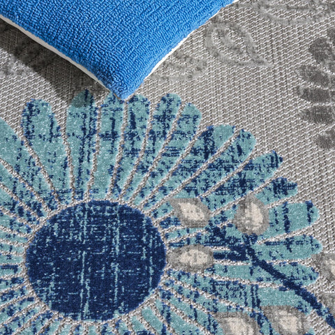 SAFAVIEH alfombra Cabana junto a un pie para escala, tamaño compacto y funcional