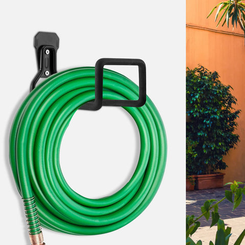 Sageme en jardín con manguera organizada mejorando limpieza