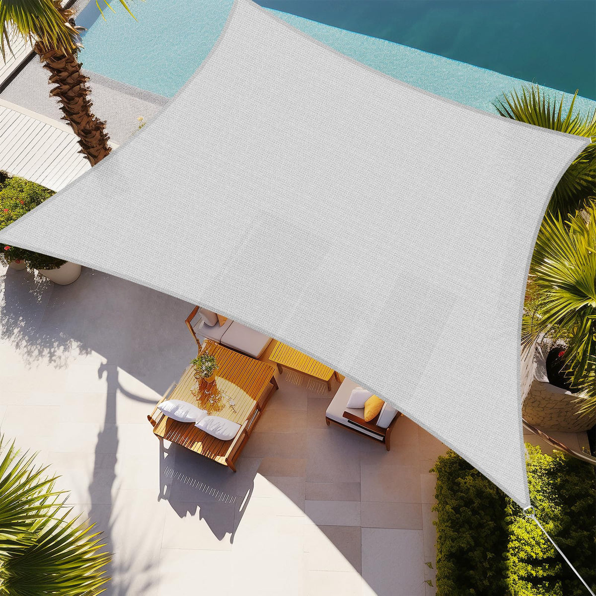 Shade&Beyond vista frontal del toldo rectangular gris que crea sombra amplia