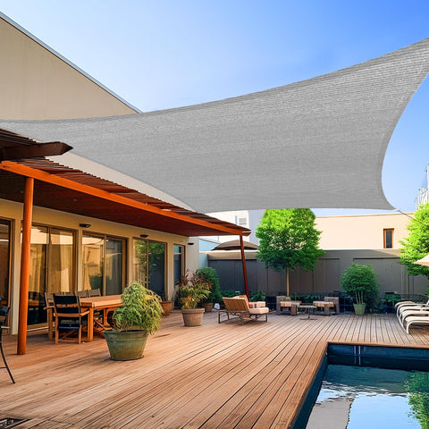 Shade&Beyond vista frontal del toldo rectangular mostrando cobertura y estética
