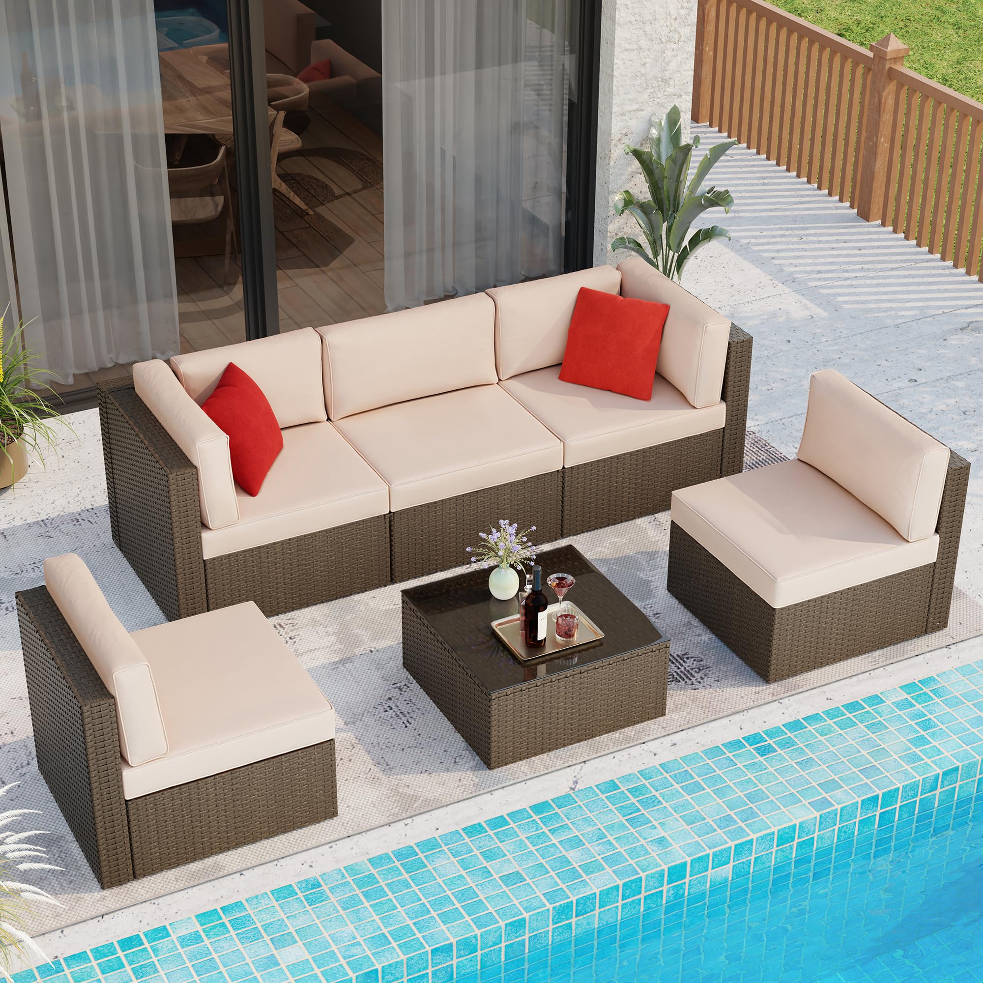 Shintenchi vista frontal del conjunto beige mostrando diseño y confort