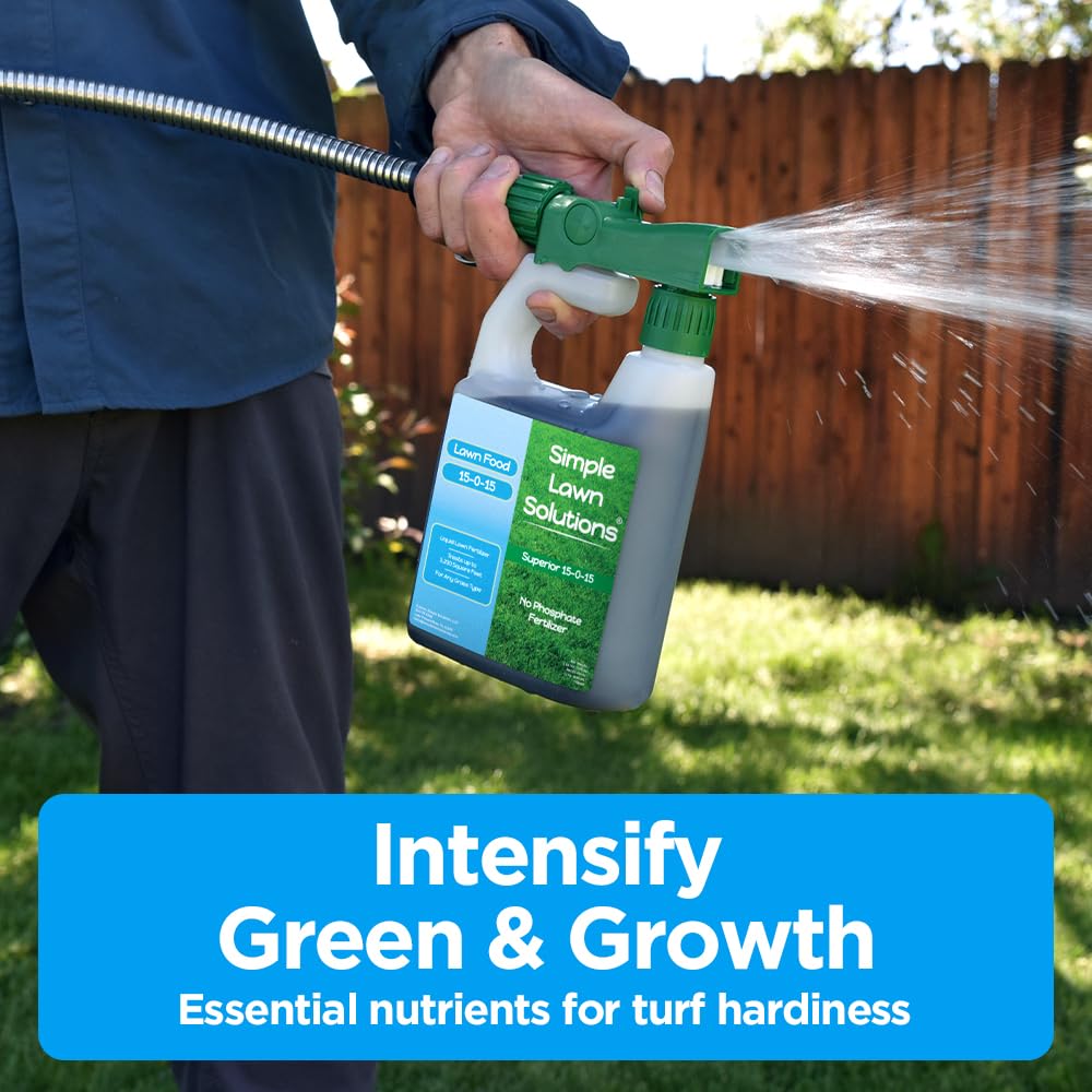 Simple Lawn Solutions botella junto a una cinta métrica para comparar tamaño y cobertura