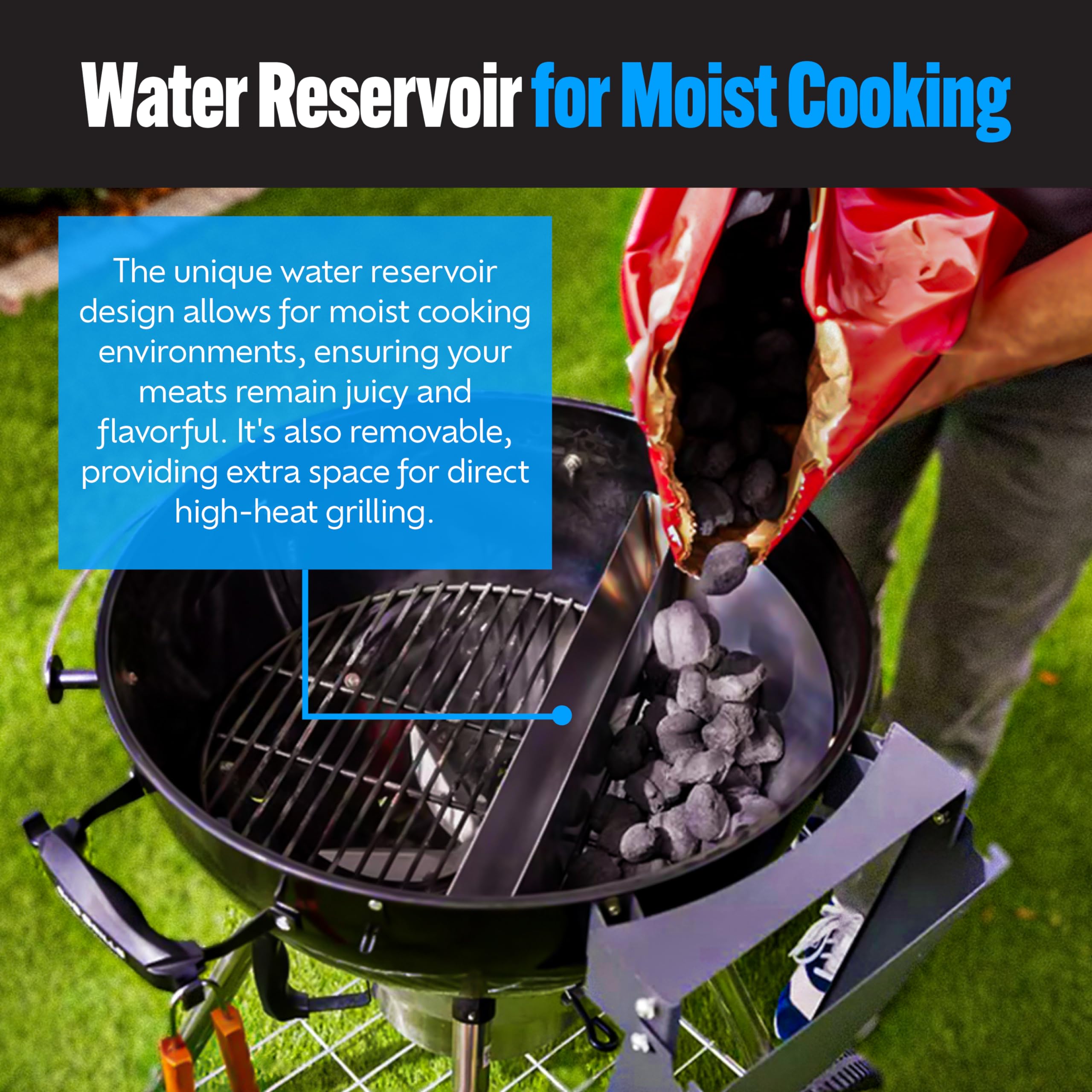 Slow 'N Sear colocado en una Weber 22" para comparar escala, encaje perfecto y compatibilidad