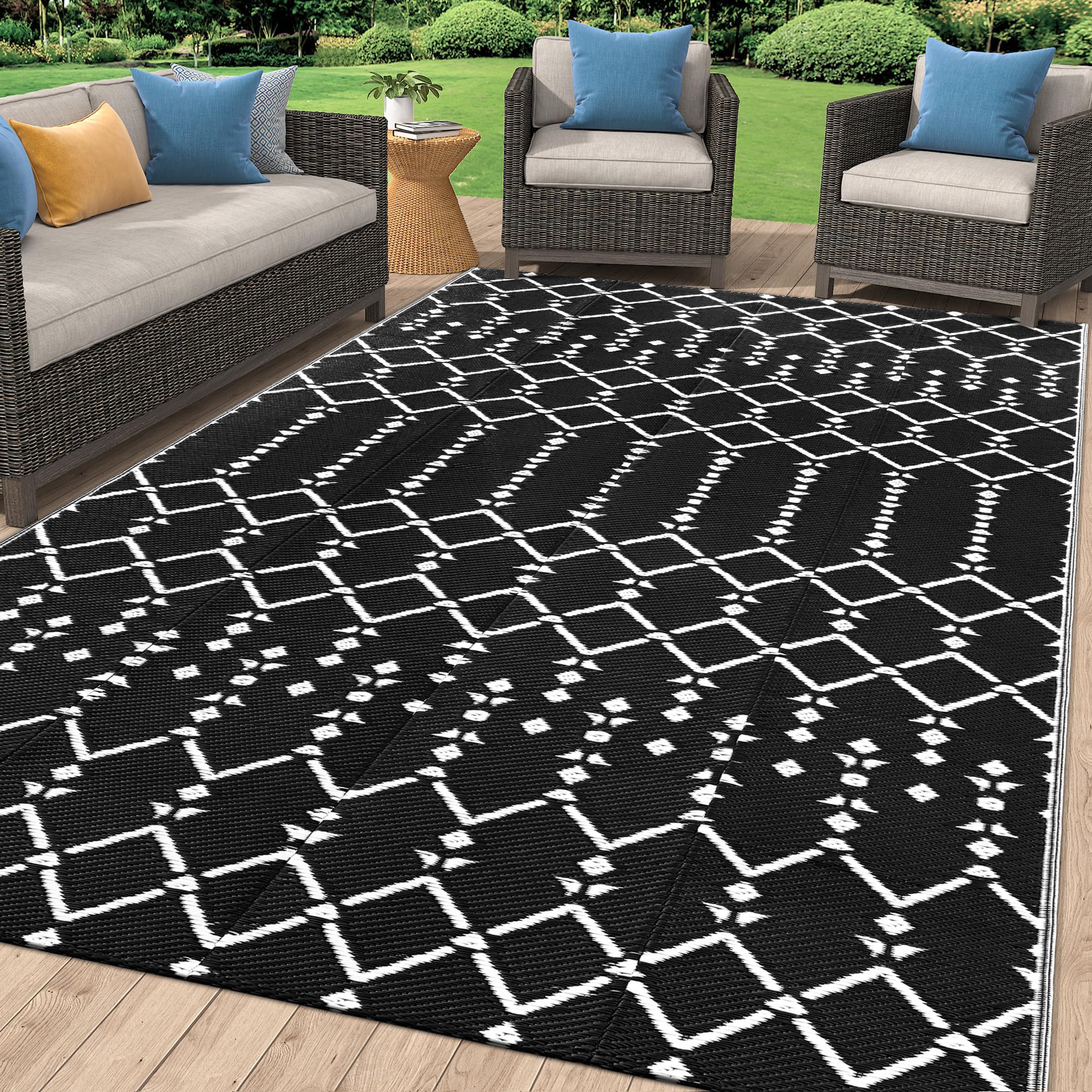 Smiry alfombra exterior frontal mostrando patrón boho y aspecto elegante