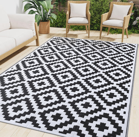 Smiry alfombra exterior vista frontal con patrón boho y beneficio estético