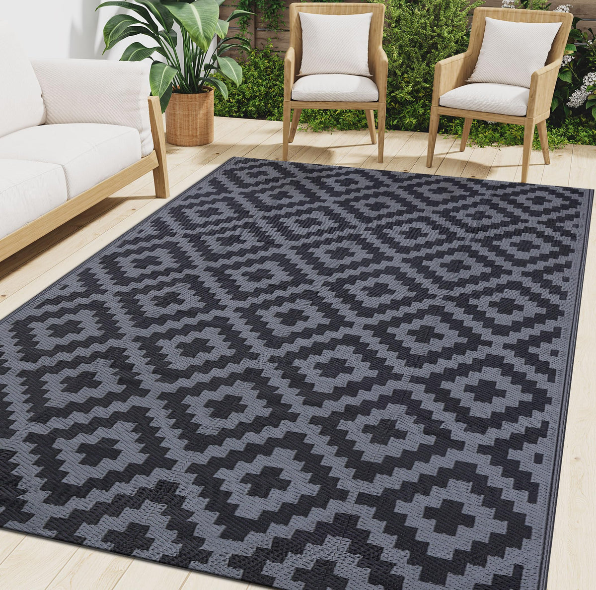 Smiry alfombra exterior frontal mostrando patrón boho y colores, mejora estética del espacio