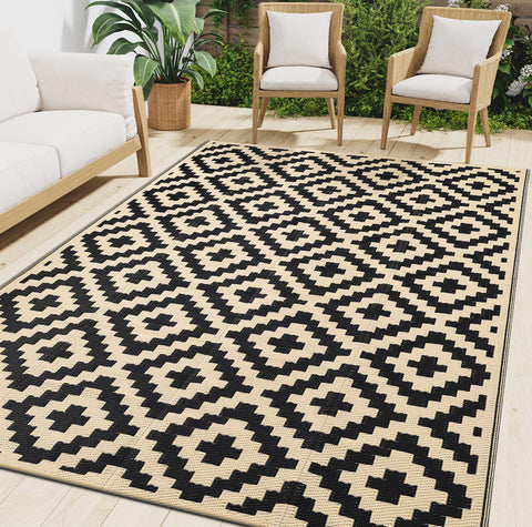 Smiry alfombra frontal mostrando patrón boho y protección exterior