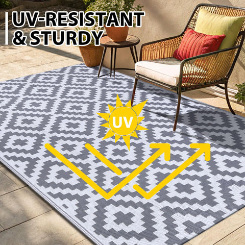 Smiry alfombra en patio con muebles, aporta confort y estilo