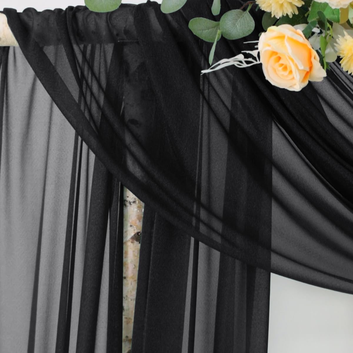 Socomi panel junto a metro para mostrar tamaño 29" x 236"