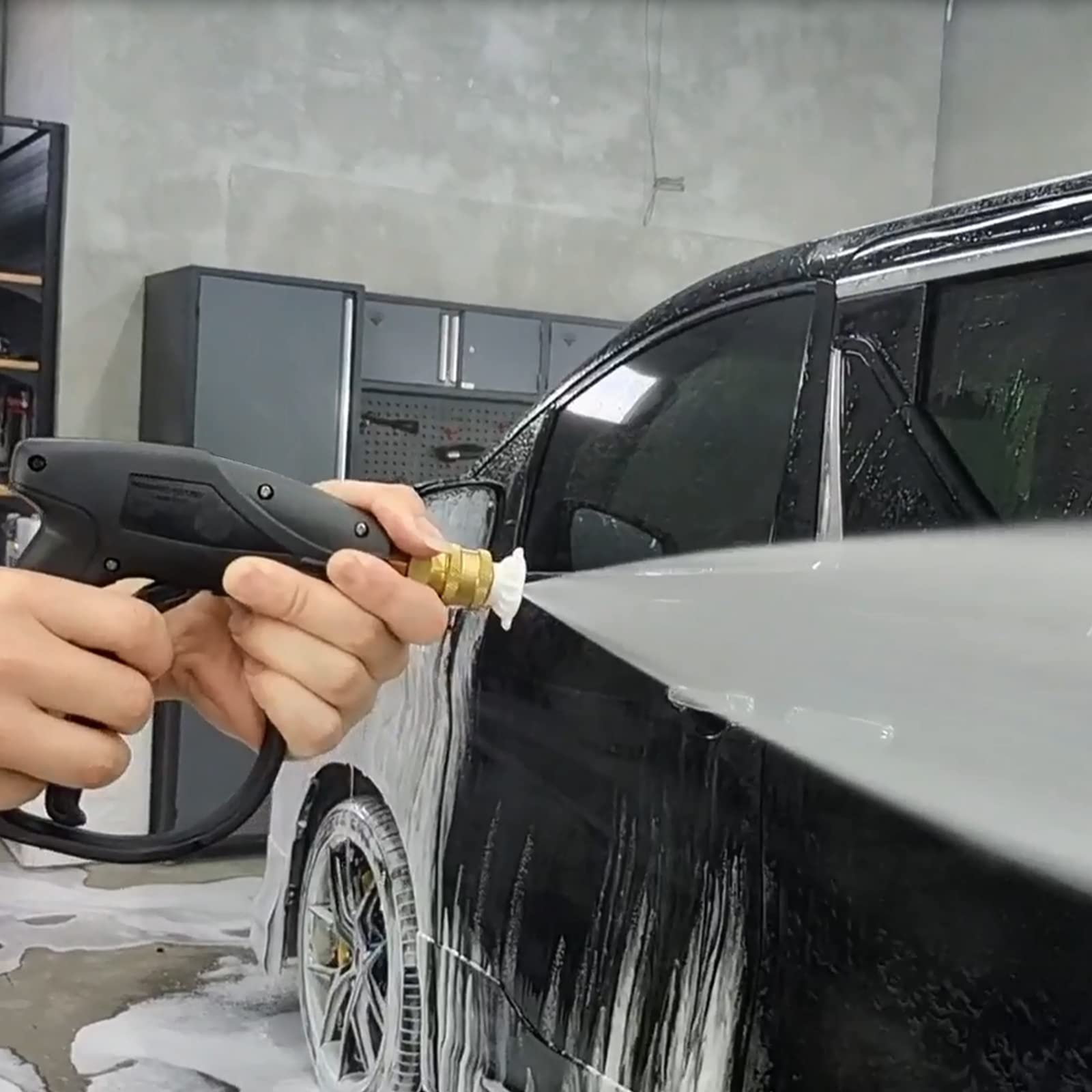 Sooprinse pistola en uso limpiando coche, mayor poder y control