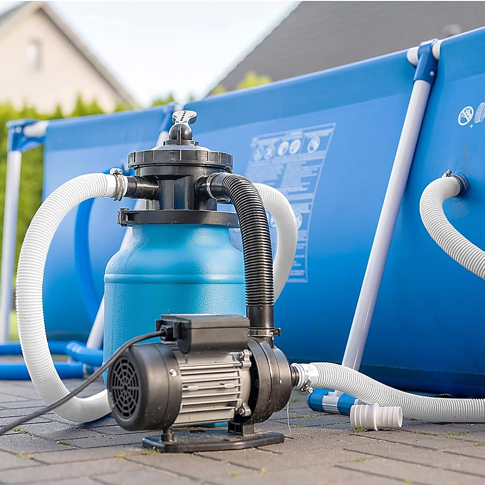 Sougrifow manguera instalada en piscina elevada, diseño práctico para mantenimiento