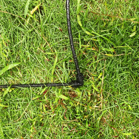 Spalolen codo cercano junto a un emisor para instalación precisa