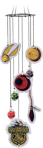 Spoontiques campana frontal mostrando diseño Quidditch y encanto decorativo en jardín