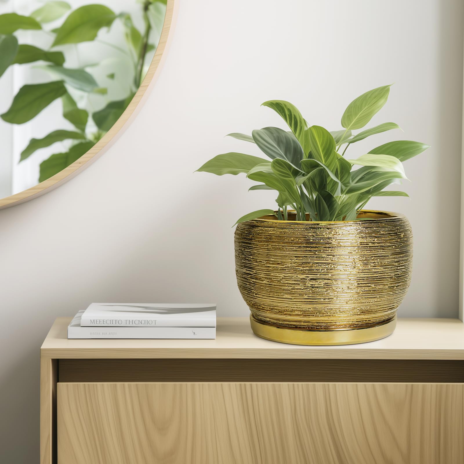 SQOWL maceta dorada integrada en decoración de salón mejora ambiente