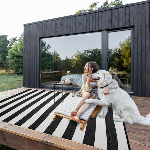 Strickland Home vista frontal de alfombra exterior, aporta estilo y protección