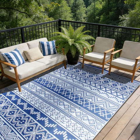 Strickland Home alfombra plegada en funda mostrando portabilidad fácil