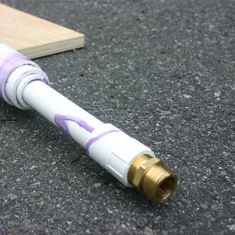 STYDDI adaptador junto a una llave para mostrar escala y facilidad de apriete