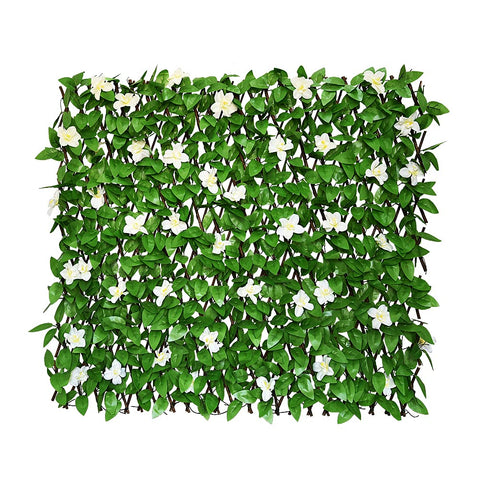 Sumery panel frontal con flores blancas mostrando privacidad y diseño