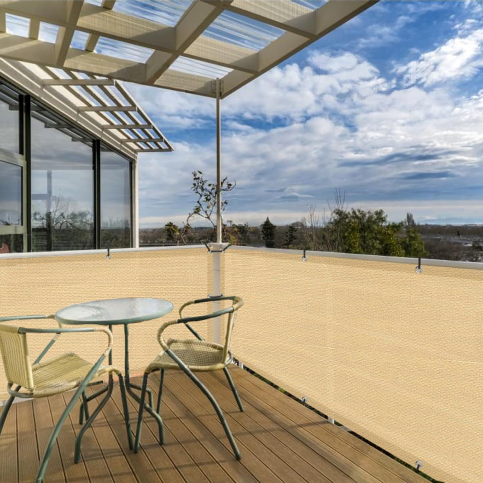 SUNLAX ambiente de terraza con malla instalada mejorando estética y confort