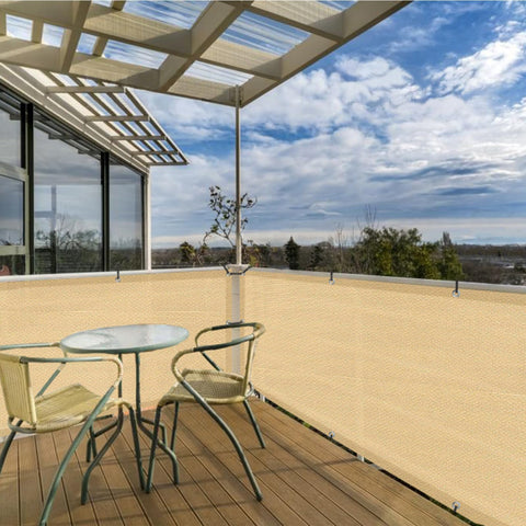 SUNLAX ambiente de terraza con malla instalada mejorando estética y confort