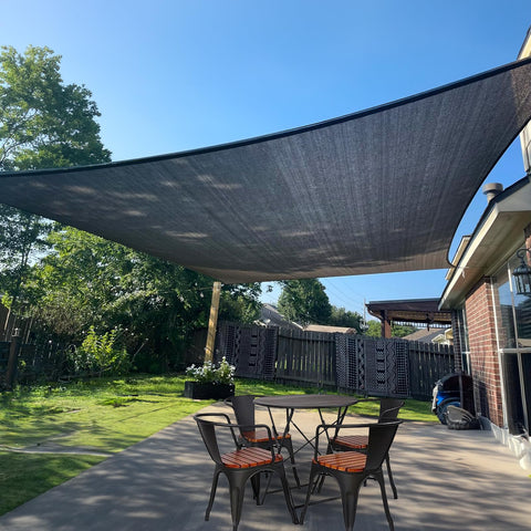 SUNLAX vista frontal del toldo mostrando cobertura y estilo