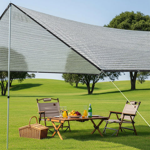 SUNNY GUARD comparación de tamaño 10x20FT junto a muebles para escala