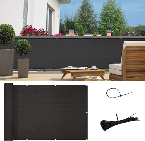 SUNNY GUARD ambiente de terraza con planta y mesas mejorando privacidad