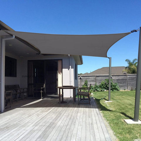 SUNNY GUARD empaque frontal mostrando vela rectangular y beneficios UV