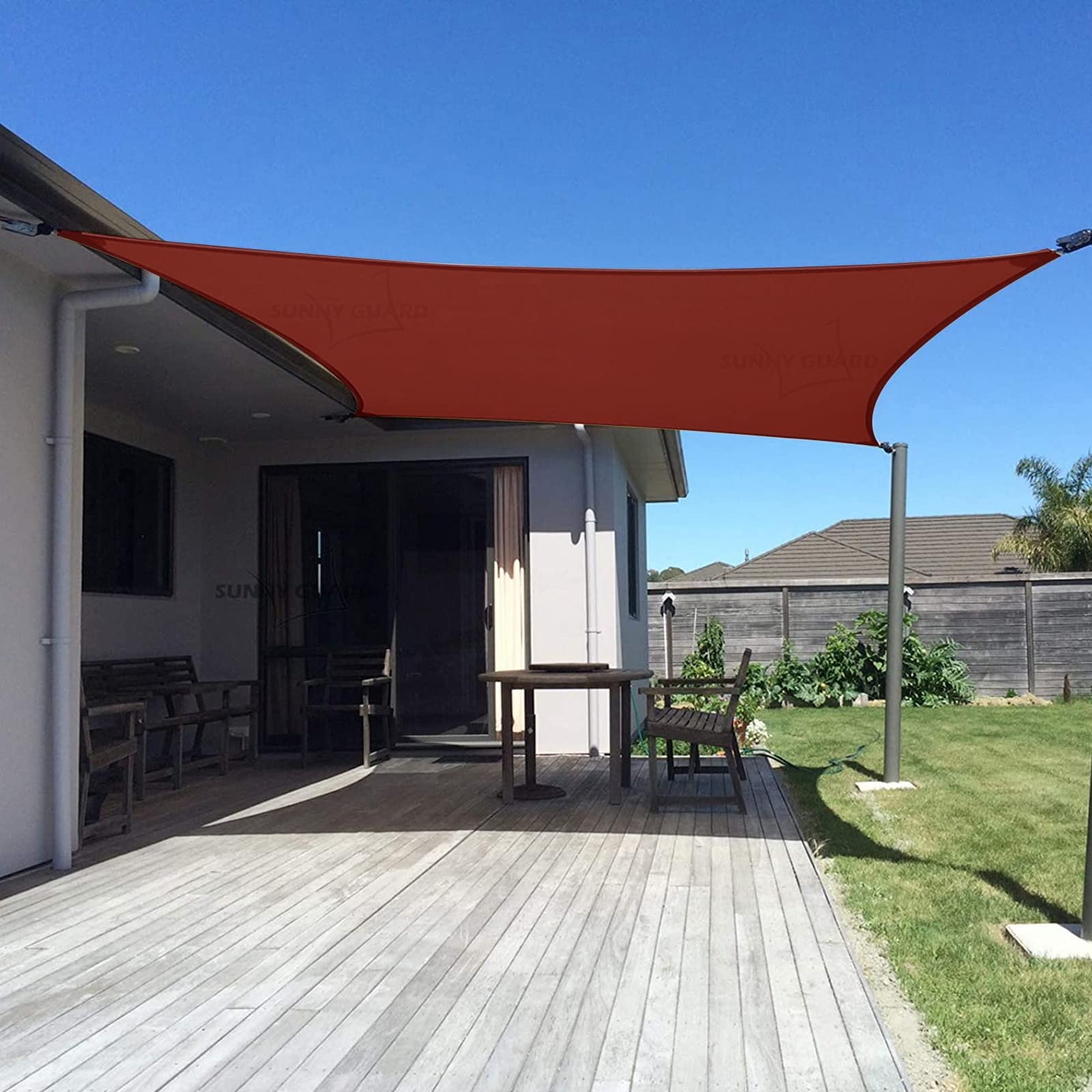 SUNNY GUARD vista frontal del toldo rectangular mostrando cobertura y diseño, protección solar efectiva
