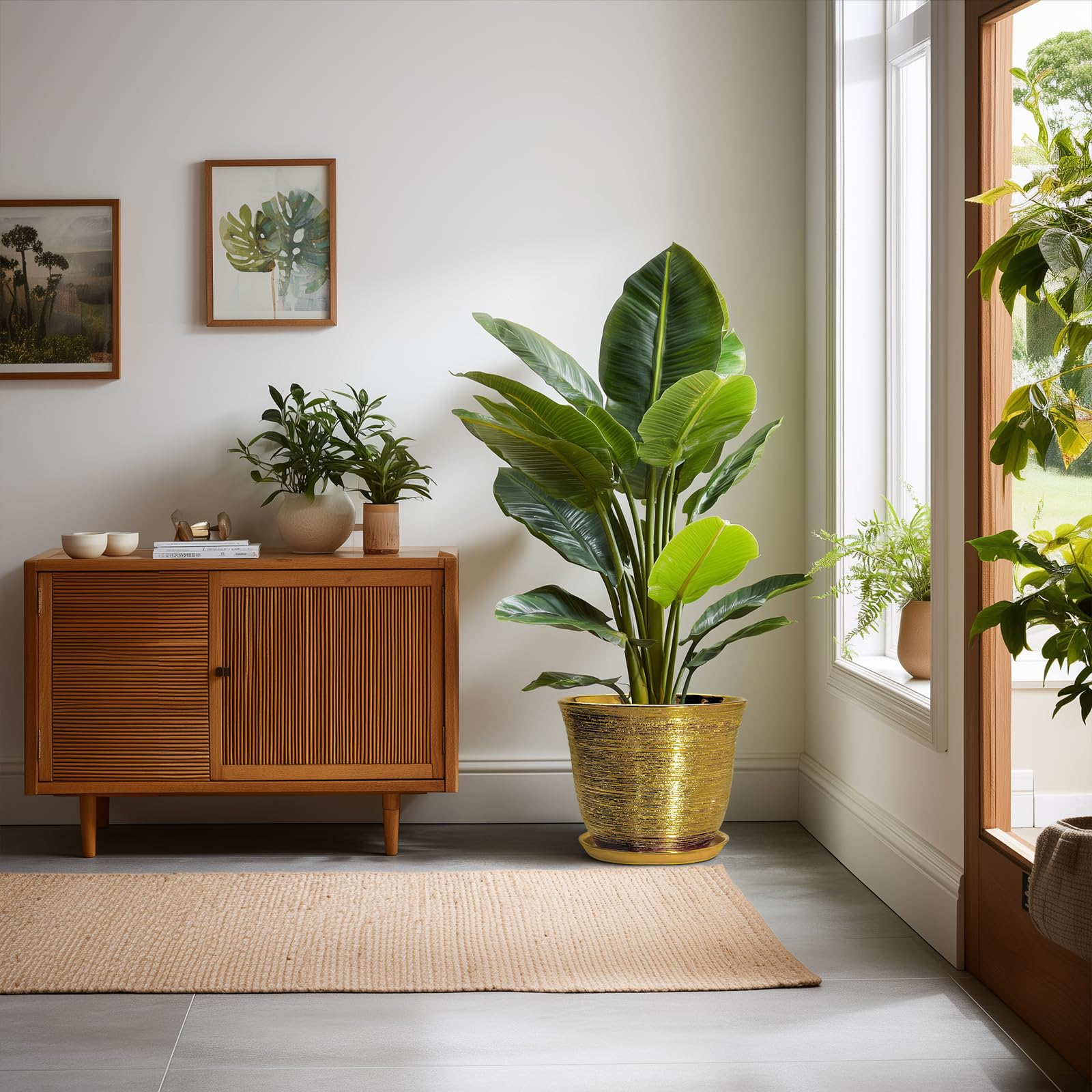 SUNPOTFOR maceta en uso en salón con planta, aporta estilo