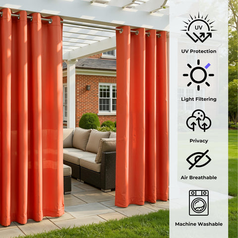 Sunshelf cortinas instaladas en pérgola proporcionando sombra y privacidad