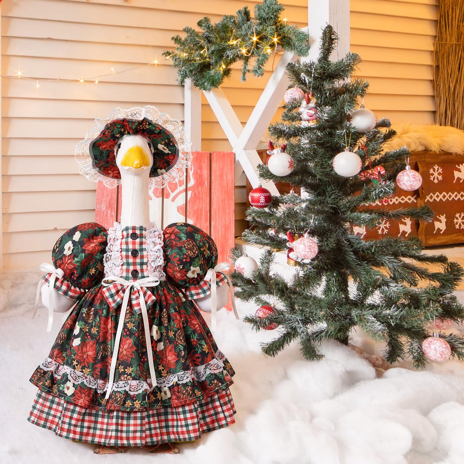 Suzile ganso vestido colocado en jardín dando ambiente navideño alegre