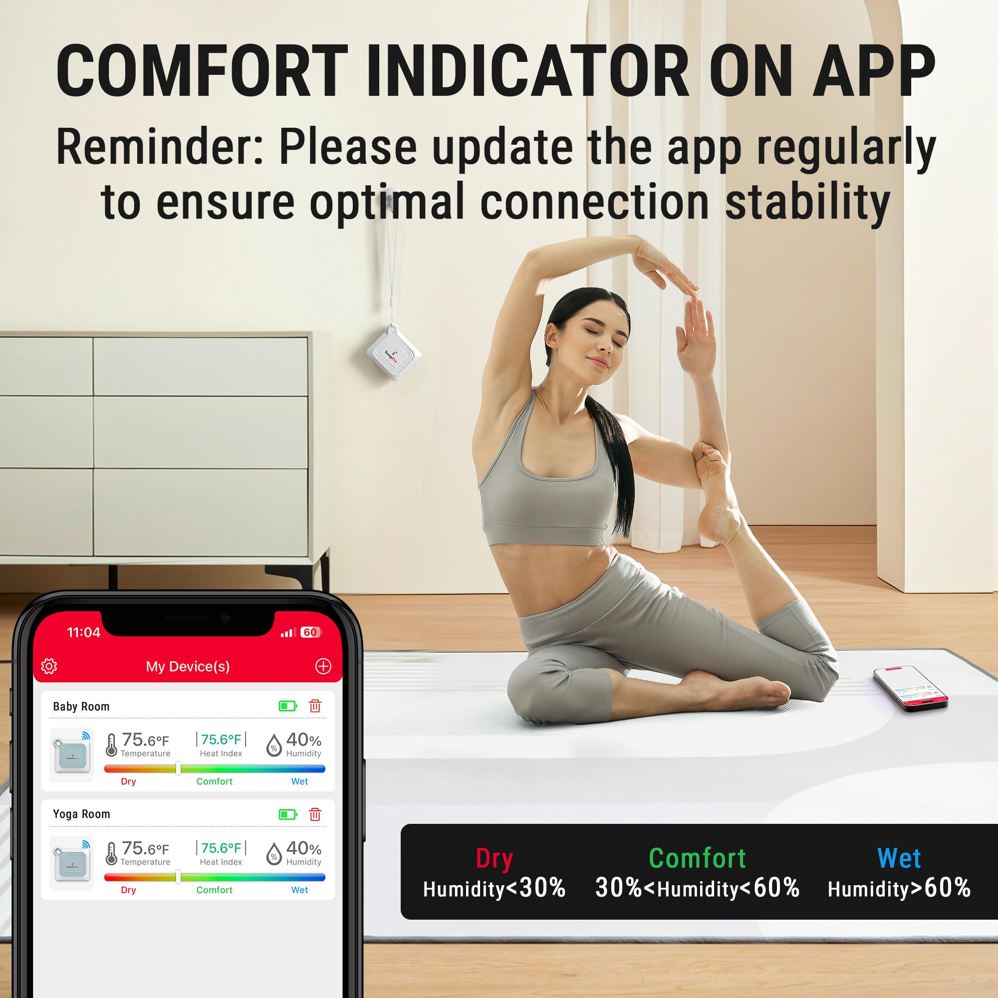 TempPro TempAir al lado de una mano para comparar tamaño y portabilidad