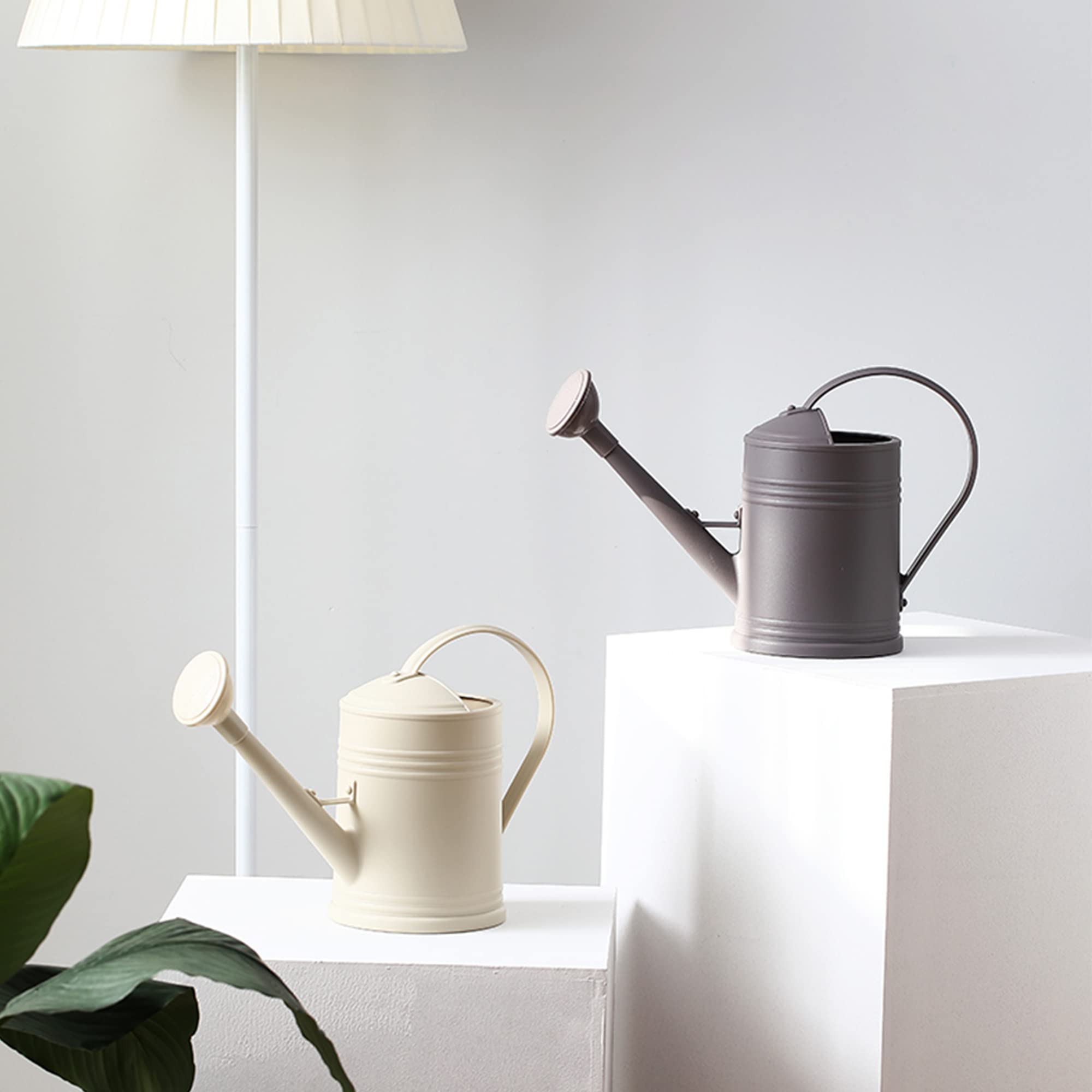 Tennedriv Green en salón con plantas mostrando uso doméstico
