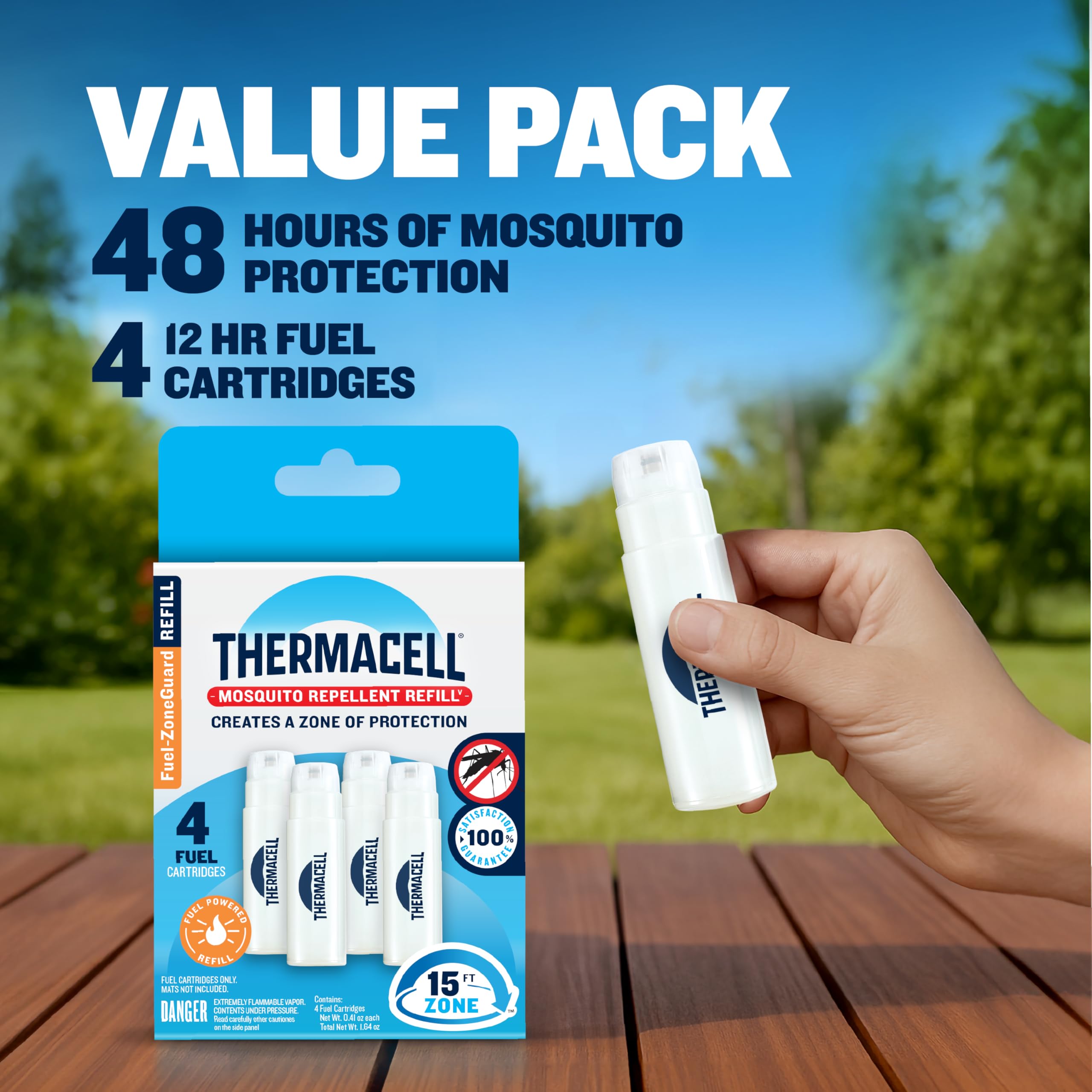 Thermacell repeller activo en patio creando zona protegida, ideal para cenas al aire libre