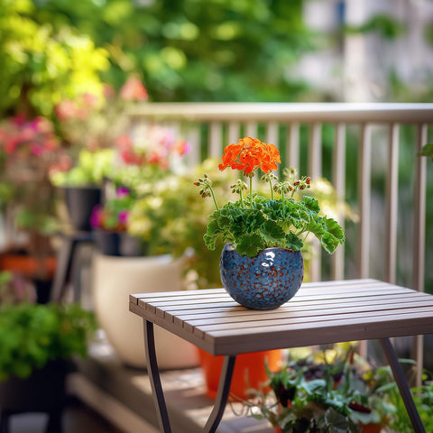 Thirtypot maceta en balcón decorativo que embellece espacios pequeños