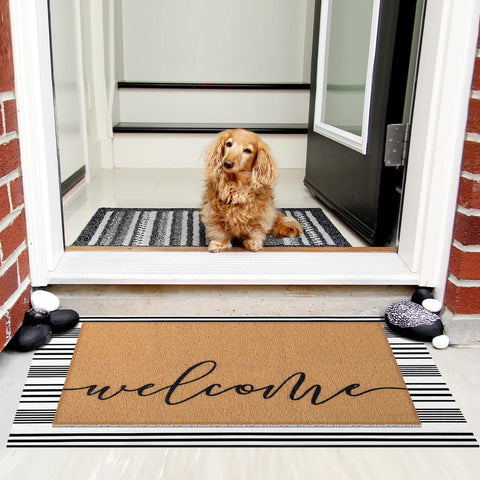 Tinideya detalle de las letras 'Welcome' impresas, aporta aspecto decorativo y acogedor