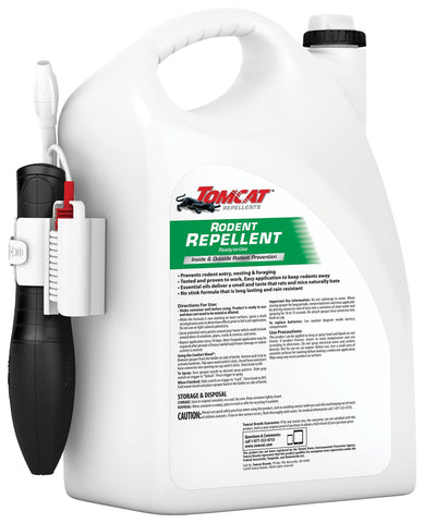 Tomcat etiqueta con lista de aceites esenciales y beneficios naturales