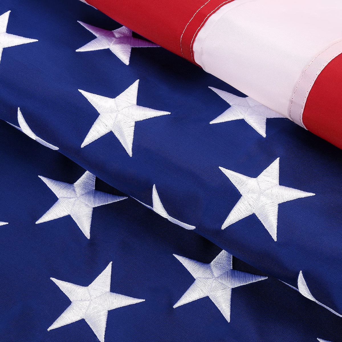 TOPFLAGS bandera frontal 4x6 ft mostrando colores vivos y visibilidad