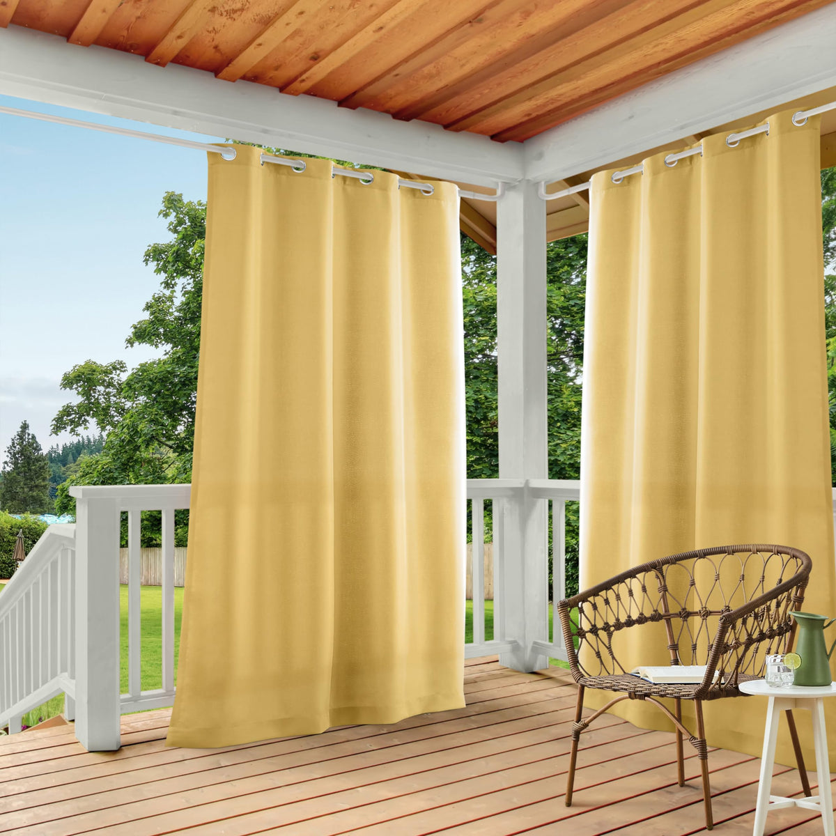 TOWN & COUNTRY BASICS frente del par de cortinas mostrando color Sundress Yellow y estilo