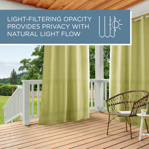 TOWN & COUNTRY BASICS cortina usada en salón iluminado mejorando privacidad y estética