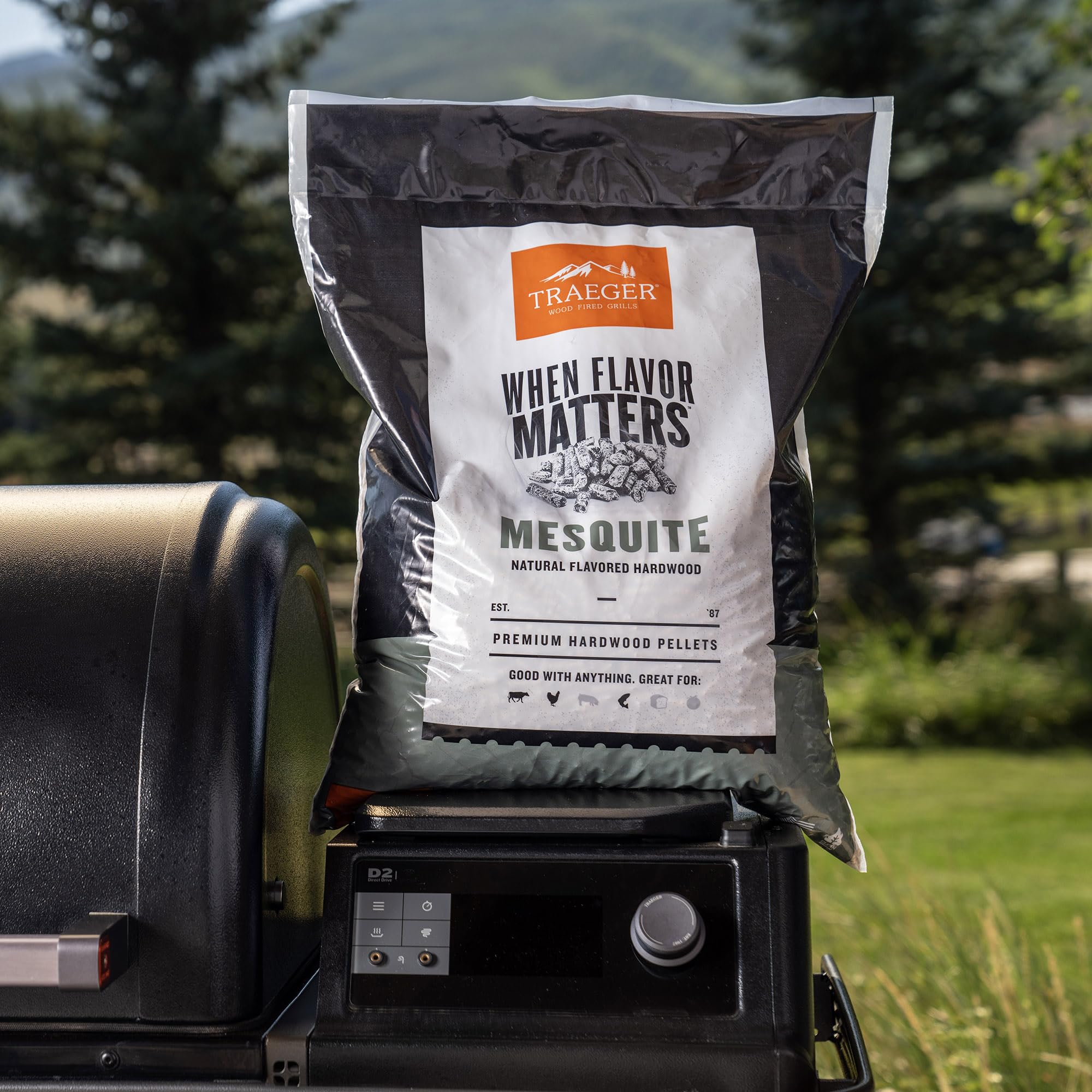 Traeger comparación de tamaño y escala de bolsa 18 lb para planificación