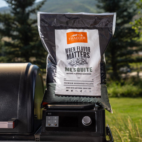 Traeger comparación de tamaño y escala de bolsa 18 lb para planificación