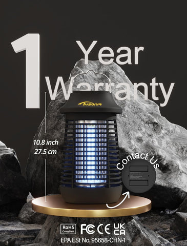 Tysonir bombilla UV de 15W encendida atrayendo insectos