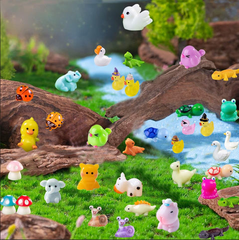 U-Zimikee animales colocados en jardín de hadas aportando encanto decorativo