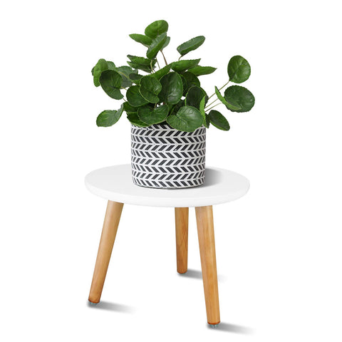 Uneedem ambiente moderno en balcón mostrando uso decorativo versátil