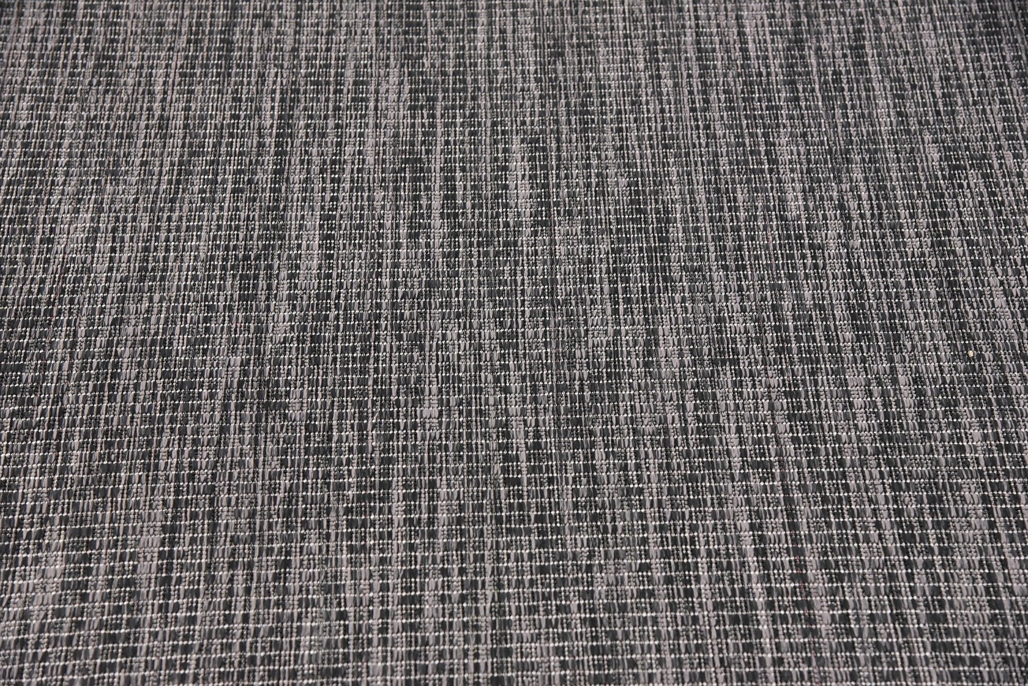 Unique Loom comparativa de escala con sofa que ayuda a elegir talla