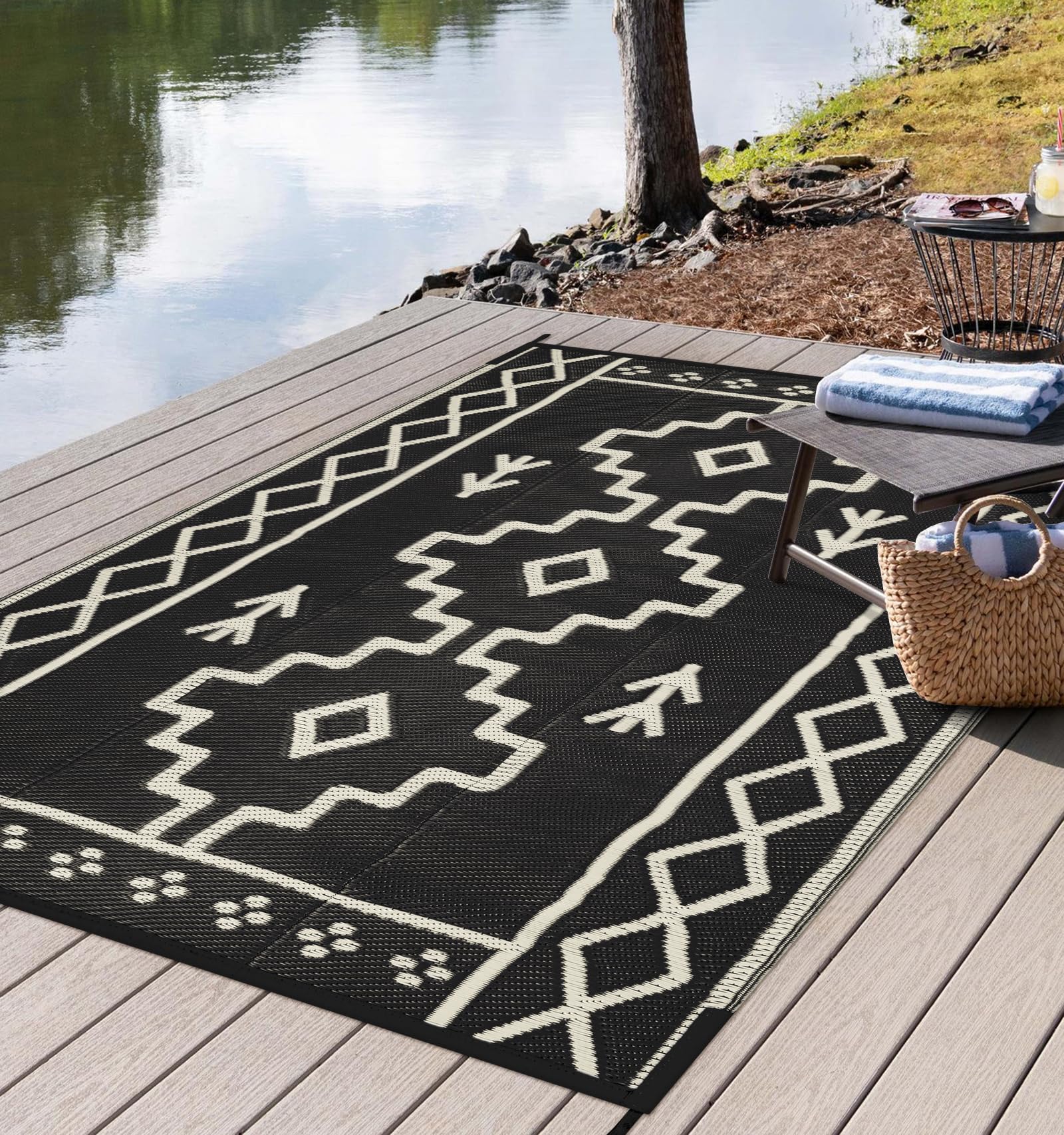 Uphome alfombra junto a piscina, ambiente seguro y resistente al agua
